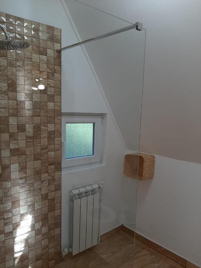 Cabana din livada Pucioasa Esterno foto