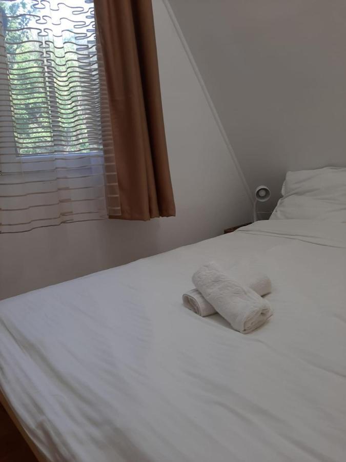 Cabana din livada Pucioasa Esterno foto